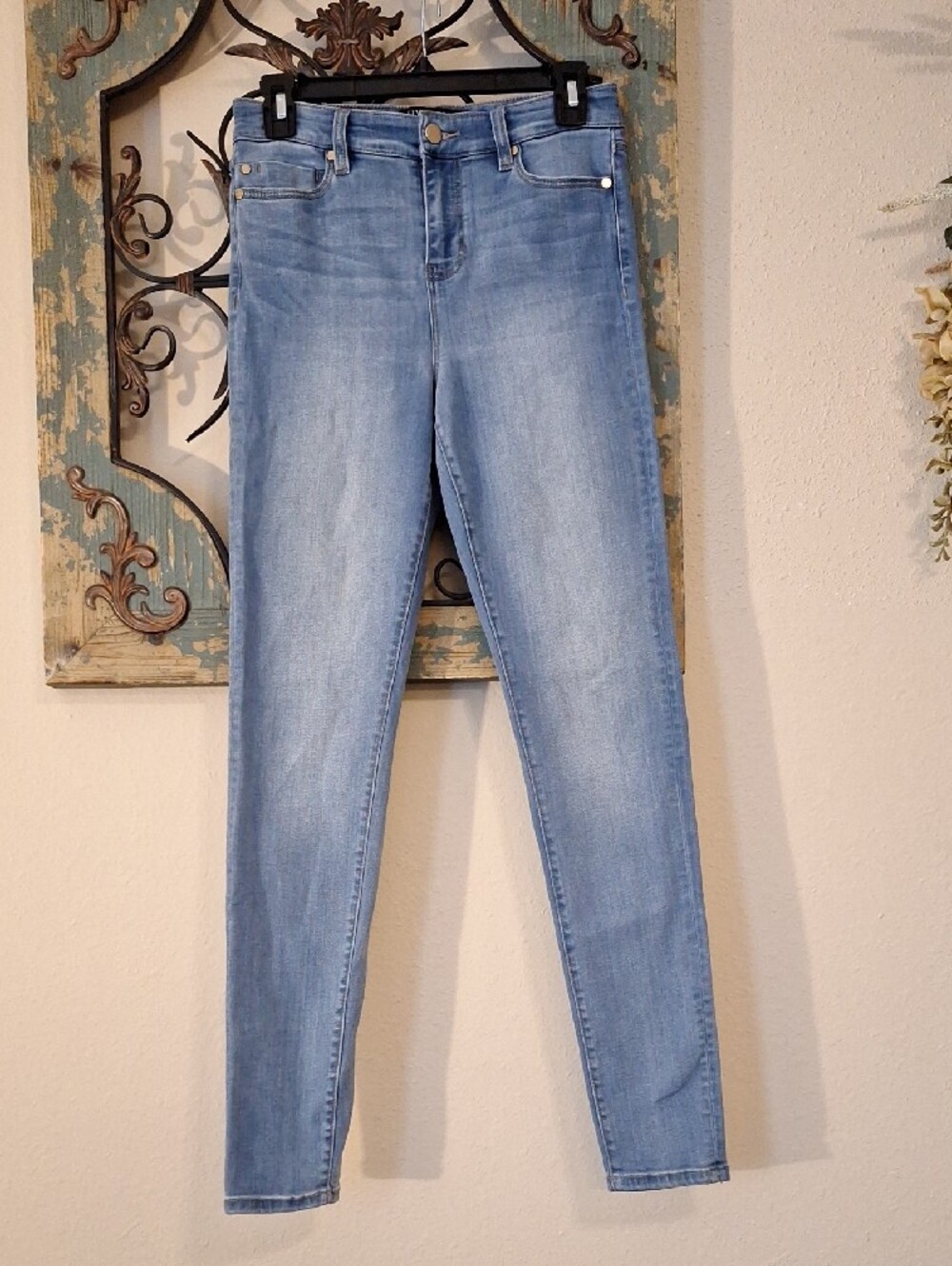 🔥🔥CLEARANCE🔥🔥 Liverpool Light Blue Skinny Jeans for Women. Size 4